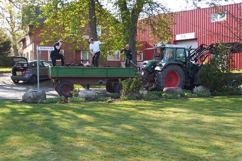 Arbeiten_am_Gemeindeplatz_1